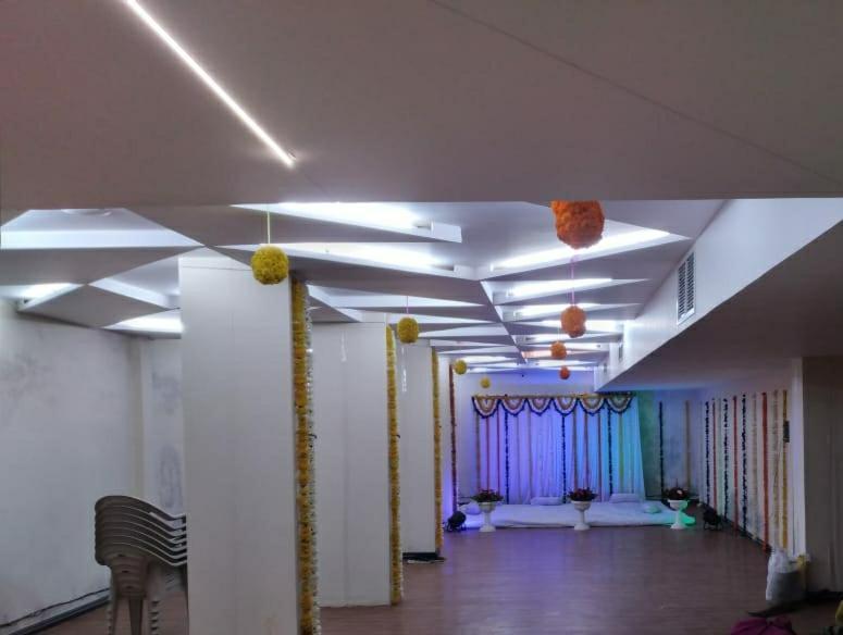 Stay10 Luxury Service Apartment Indaur Kültér fotó