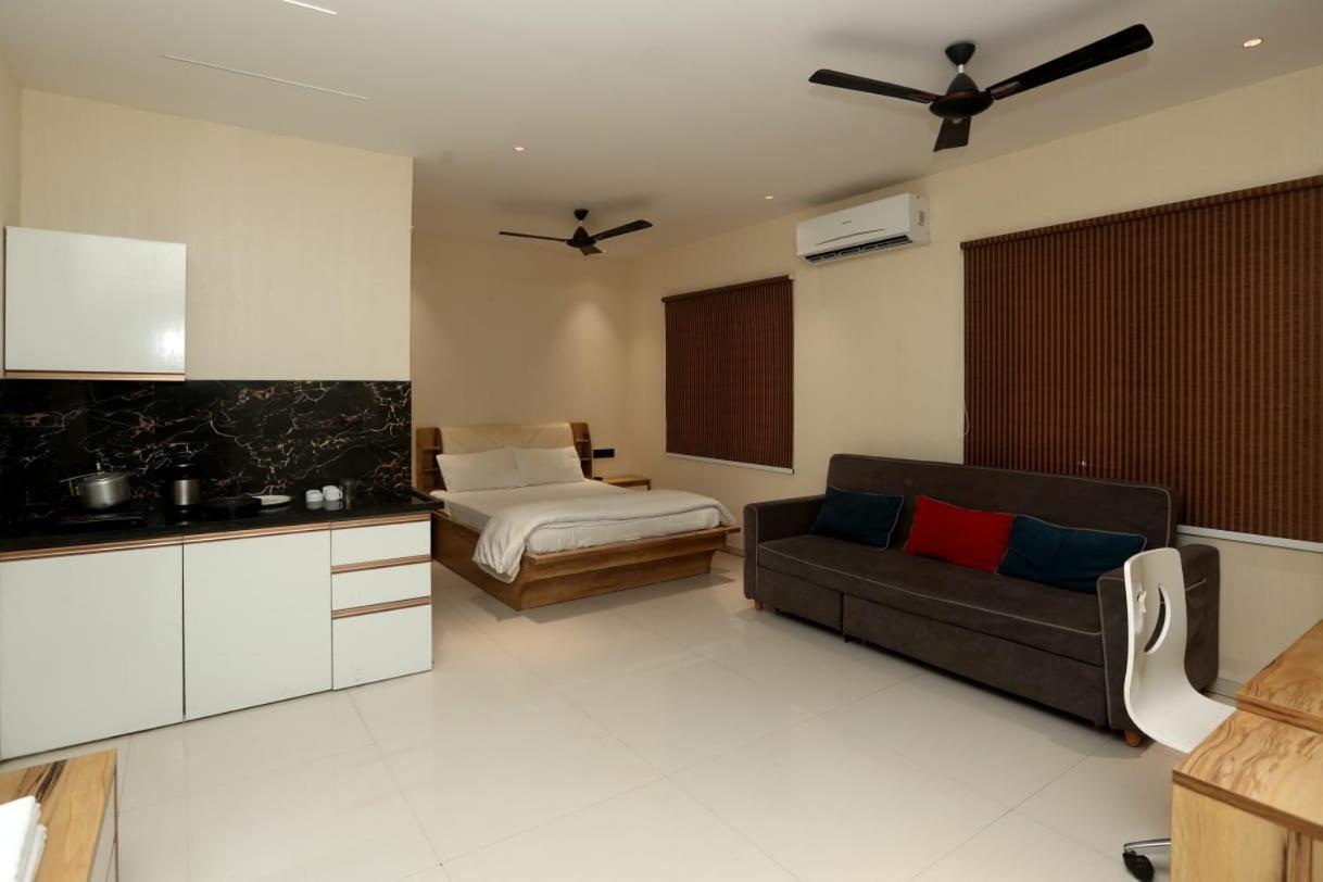 Stay10 Luxury Service Apartment Indaur Kültér fotó